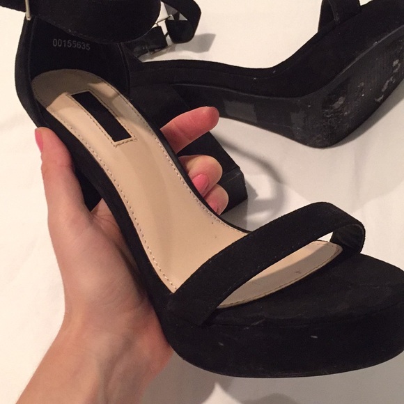 [SOLD] Forever 21 Platform chunky black high heels - Picture 6 of 7